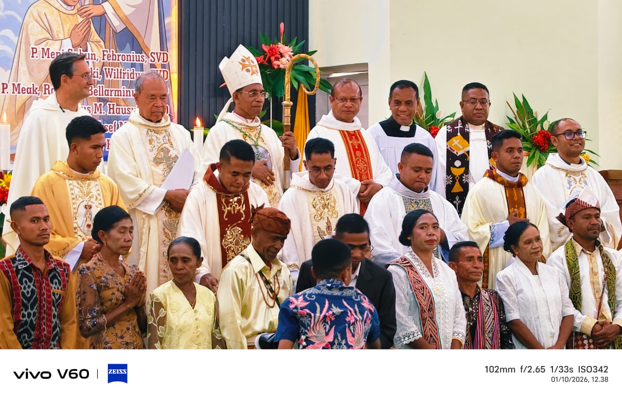 Provinsial SVD Timor: Tahbisan Bukan Garis Akhir, Enam Imam Baru Diutus untuk Misi - Foto 3